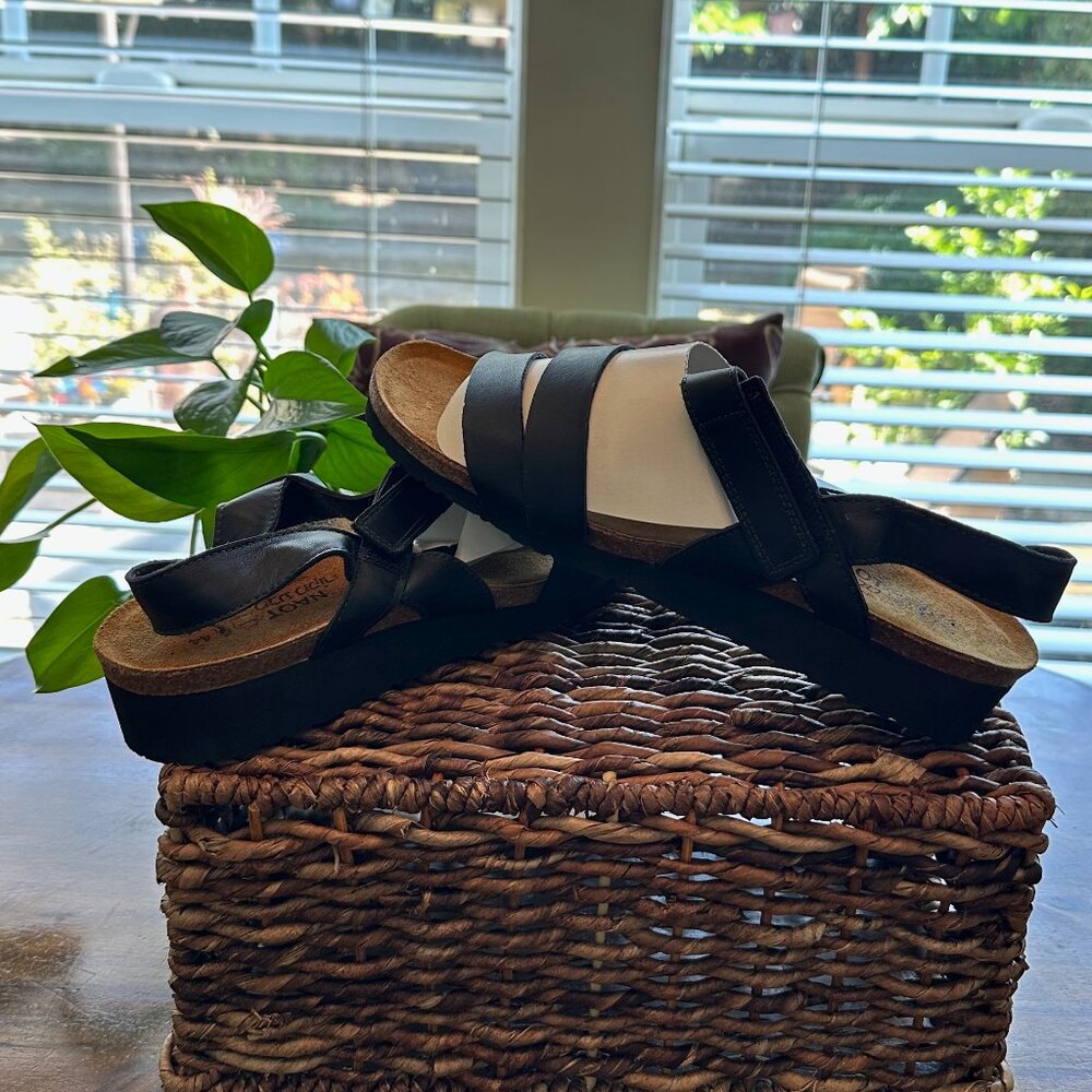 NWT - Naot Kayla Sandals - Women's Size 13